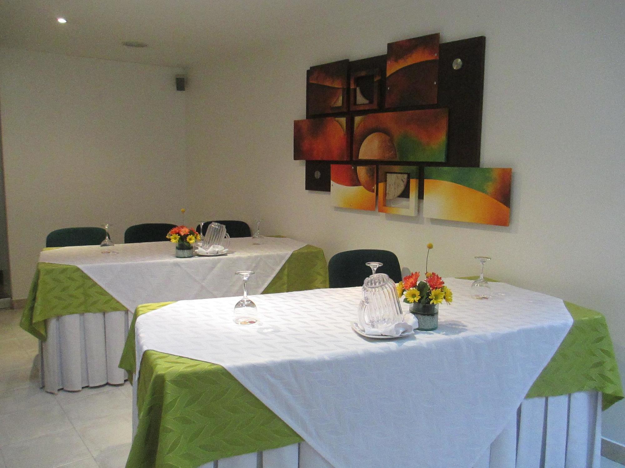 Hotel Platinum Suite โบโกตา ภายนอก รูปภาพ